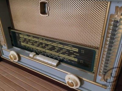 Familial Radio LUCK 1952 Radio Alpha