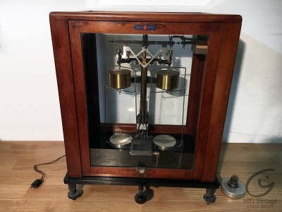 AUGUST SAUTER Balance de precision