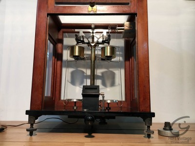 AUGUST SAUTER Balance de precision