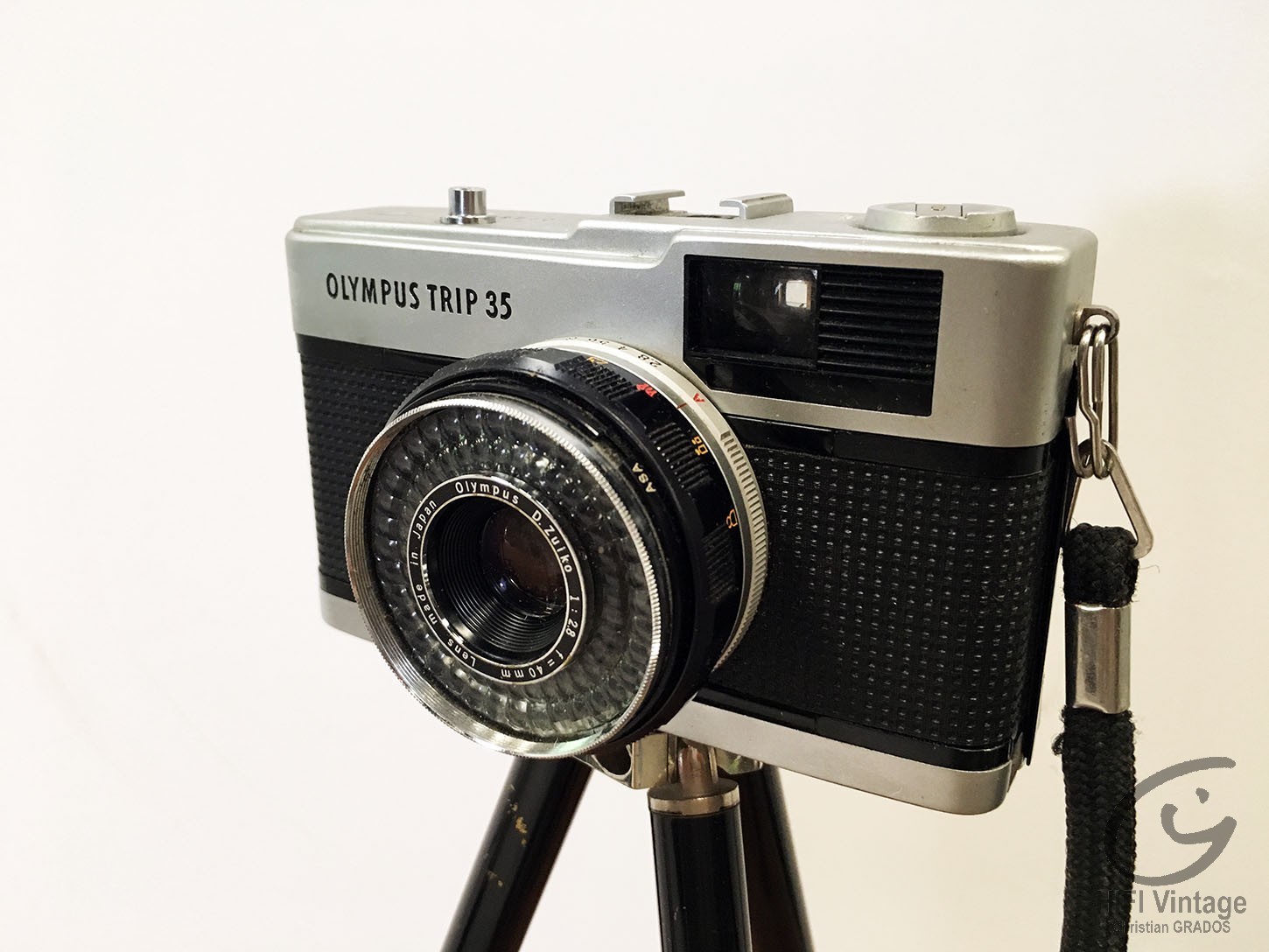 OLYMPUS Trip 35 
