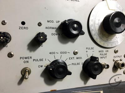 HEWLETT PARCKARD  UHF Générateur 612-A 