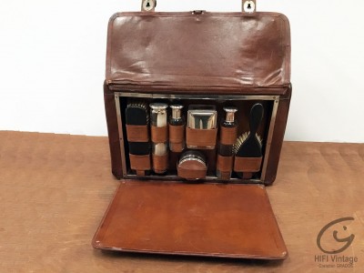 Mallette de voyage avec accessoires 