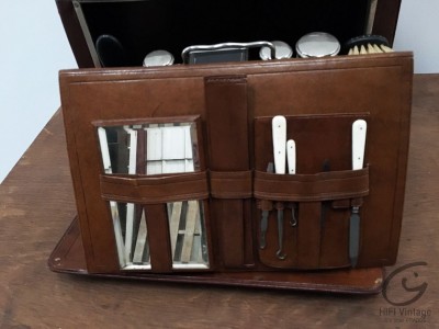 Mallette de voyage avec accessoires 