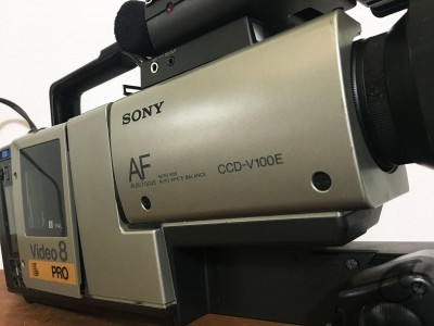 SONY CCD V-100-E 