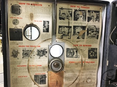 DE VRY Projecteur portable 35mm 