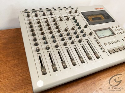 TASCAM Porta studio 464
