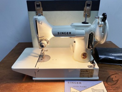 SINGER 221K  