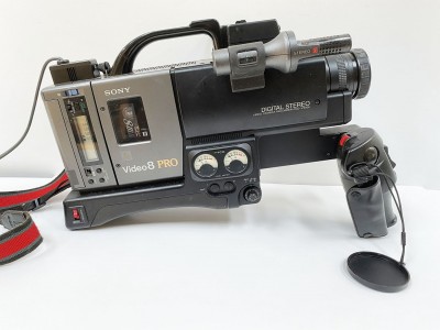SONY CCD V-200-E 