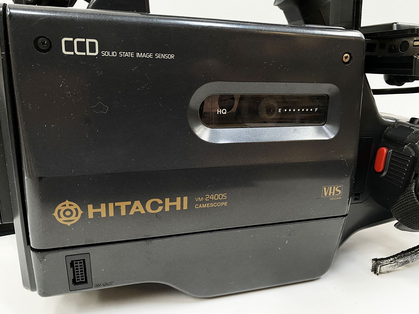 Comment réparer un caméscope Hitachi 3200s qui ne s'allume plus