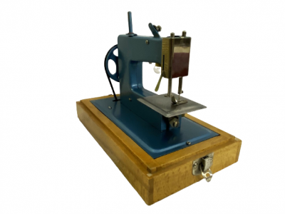 Location BABY Machine à coudre enfants 1960