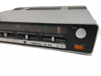 GO PO FM
Dimensions : L: 495     H: 107     P: 340 (mm)     
Poids : 9 kg
Haut-parleur : Externes
Prises : DIN 4x HP, PU, ma