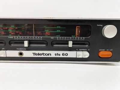 GO PO FM
Dimensions : L: 495     H: 107     P: 340 (mm)     
Poids : 9 kg
Haut-parleur : Externes
Prises : DIN 4x HP, PU, ma