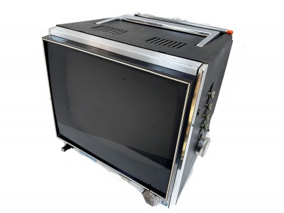 Location SONY 9-90-UM