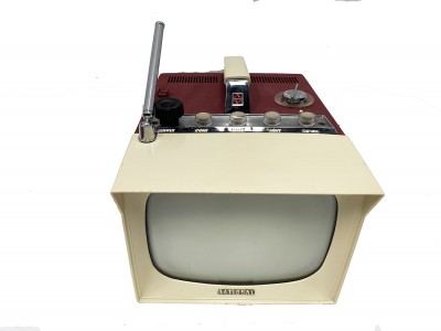 NATIONAL ETI-C22 television