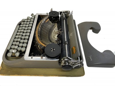 JAPY Typewriter P68
