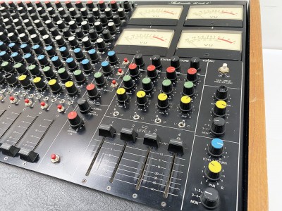 STUDIOMASTER 16 to 4 Hifi Vintage réparations