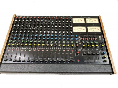STUDIOMASTER 16 to 4 Hifi Vintage réparations