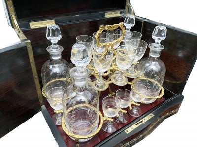 Liquor cellar 19e