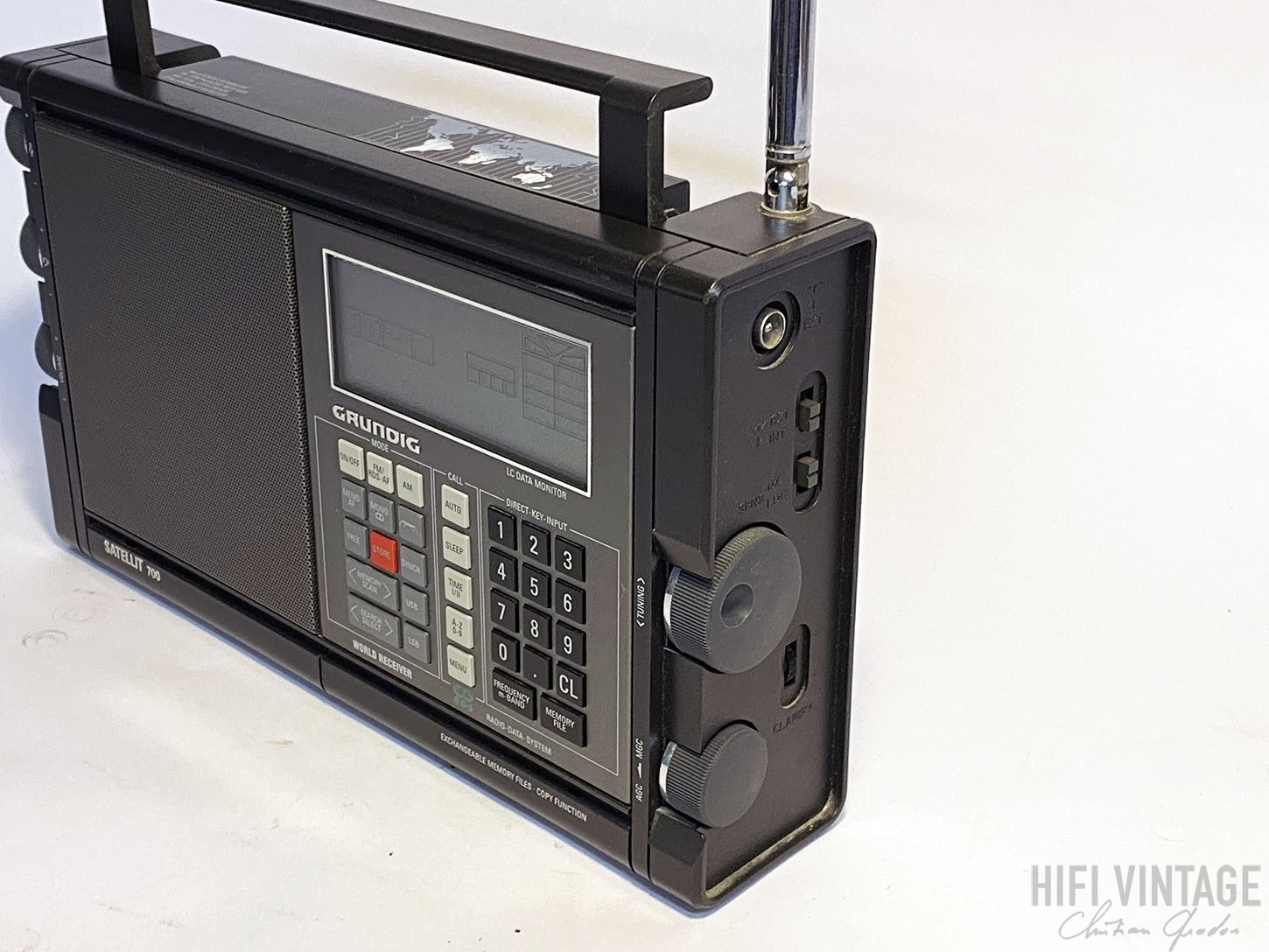 grundig-satellit-700.jpg