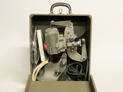 G-B BELL HOXELL Model 613 16 mm