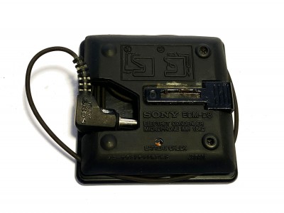 SONY ECM-D8 solar charger
