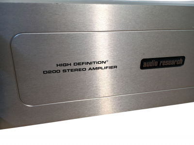AUDIO RESEARCH D-200