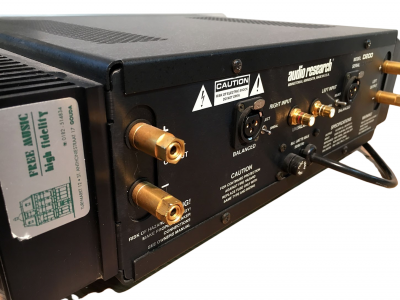 AUDIO RESEARCH D-200