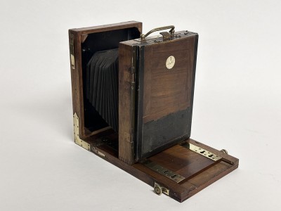 CHAMBRE Photographique en noyer 1880