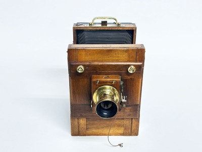 CHAMBRE Photographique en noyer 1880