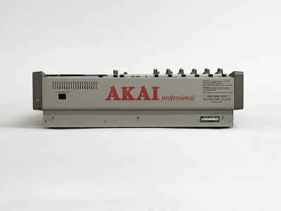 Location AKAI MG-614 Professionnel
