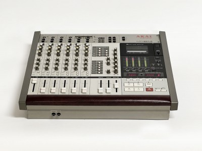 Location AKAI MG-614 Professionnel