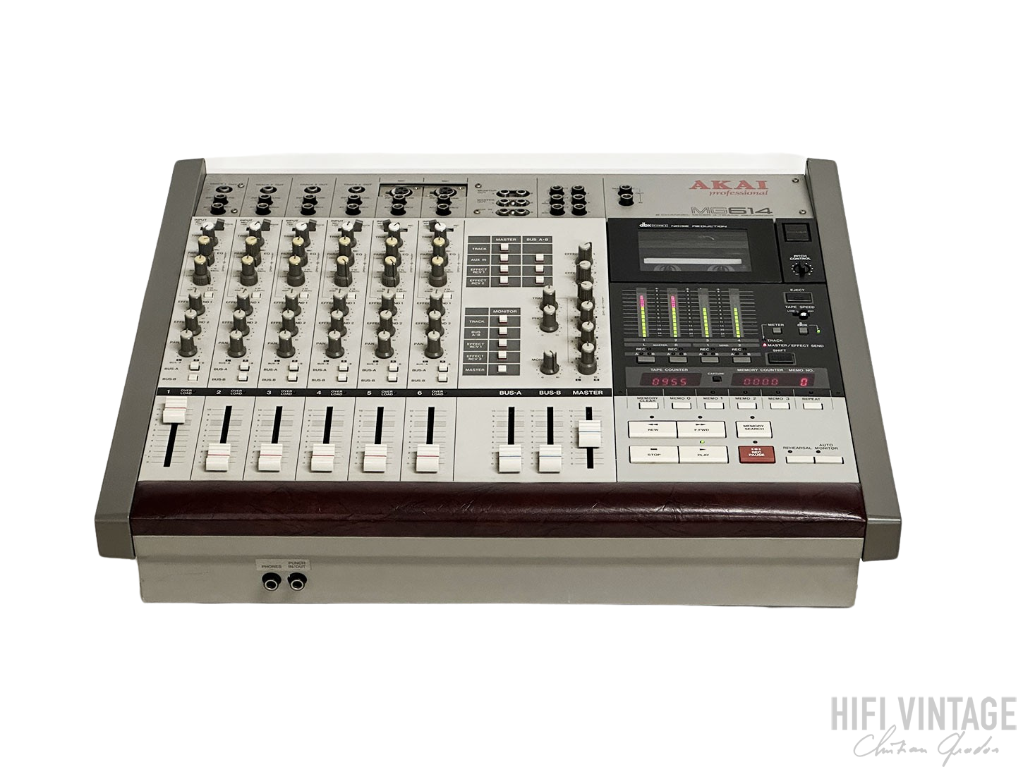 Location AKAI MG-614 Professionnel