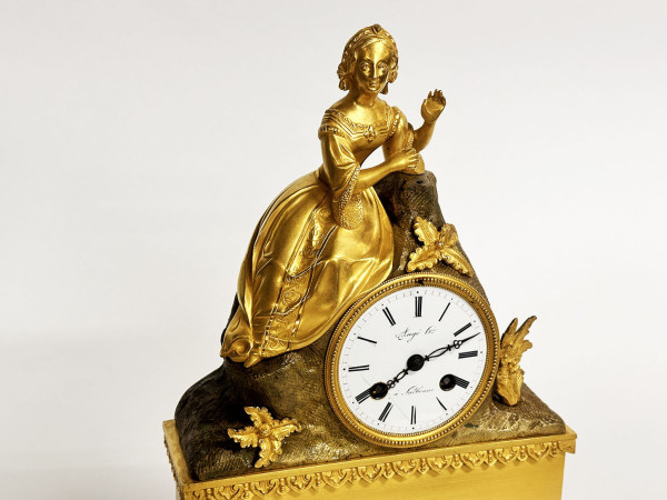 Pendule Bronze doré 19eme Femme au rocher