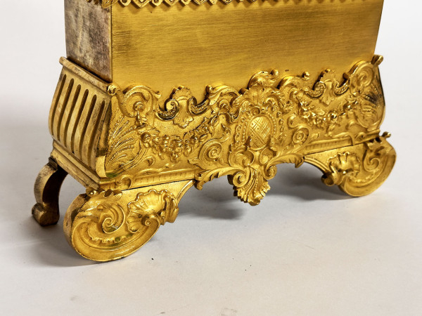 Pendule Bronze doré 19eme Femme au rocher