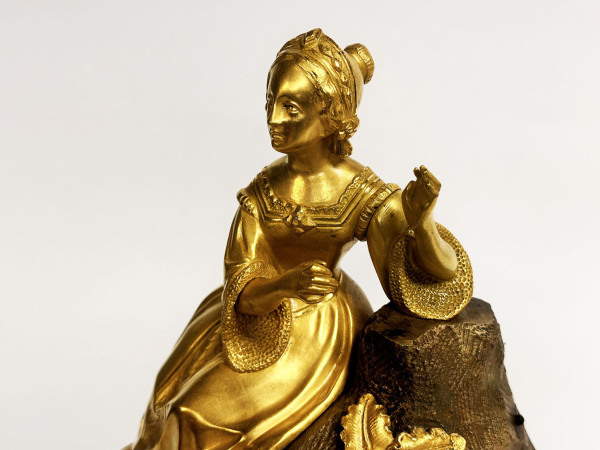 Pendule Bronze doré 19eme Femme au rocher