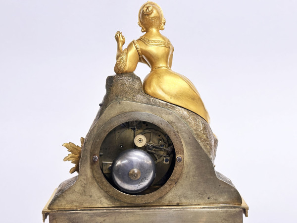 Pendule Bronze doré 19eme Femme au rocher