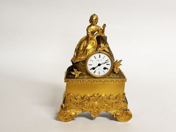 Pendule Bronze doré 19eme Femme au rocher