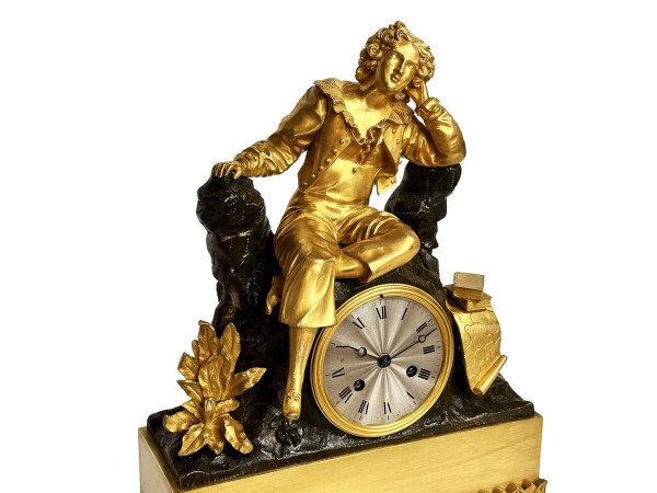 Pendule 1840 jeune homme accoudé