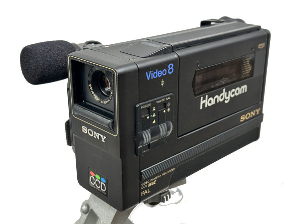SONY CCD M8E