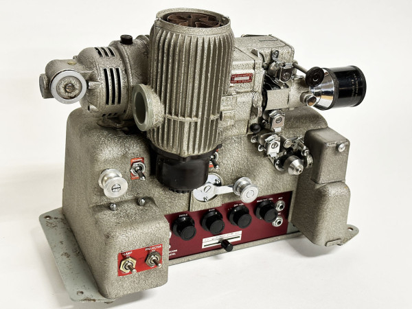 BELL & HOWELL 640