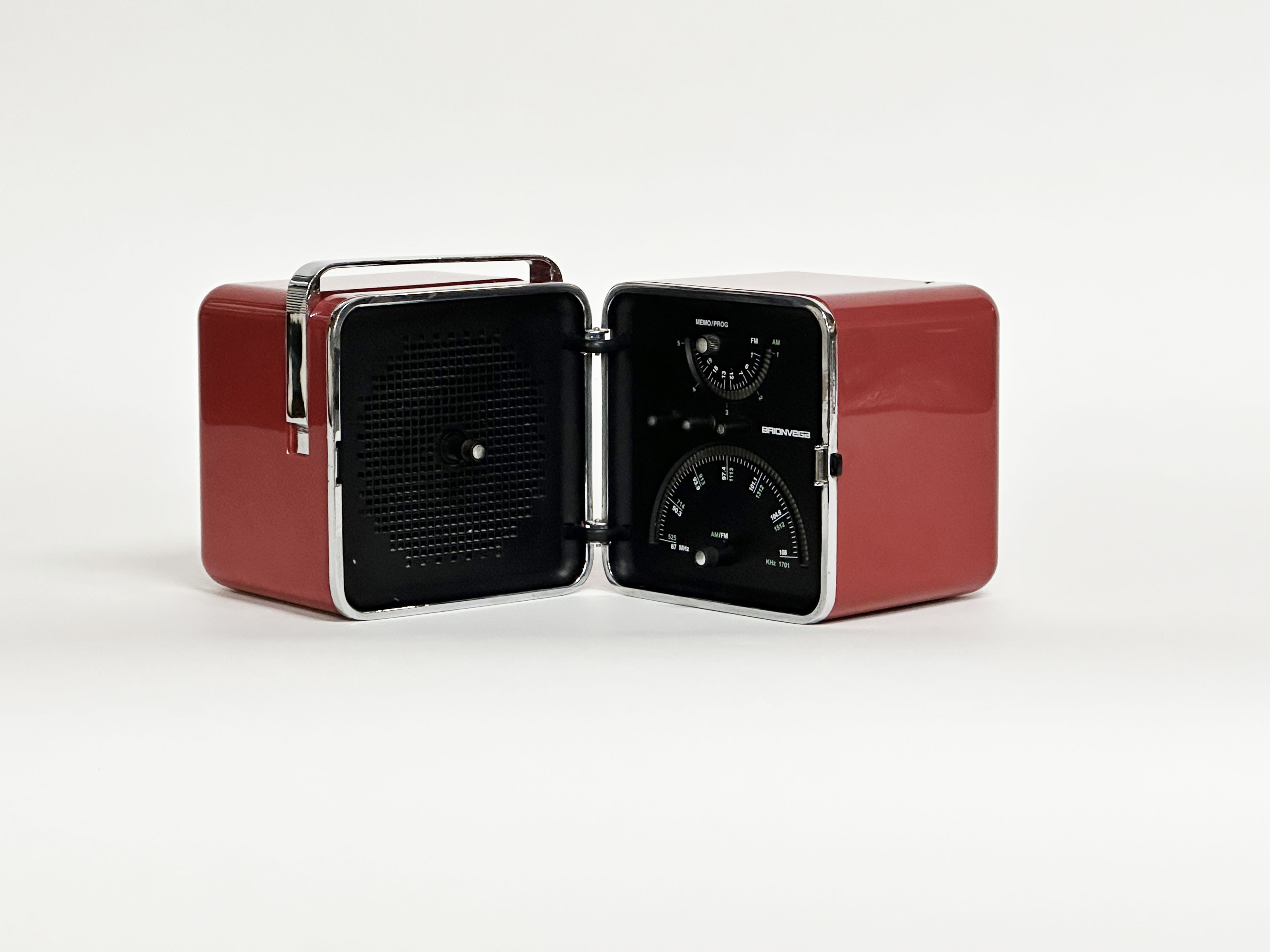 brionvega-ts522-cube-radio-red.jpg