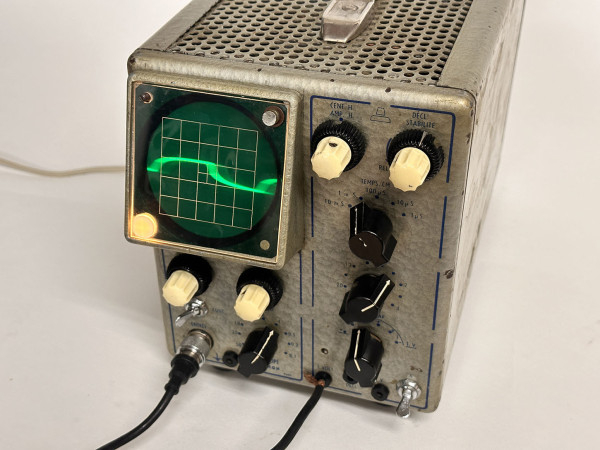 UNITRON Oscilloscope
