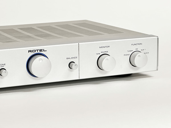 ROTEL RA-01