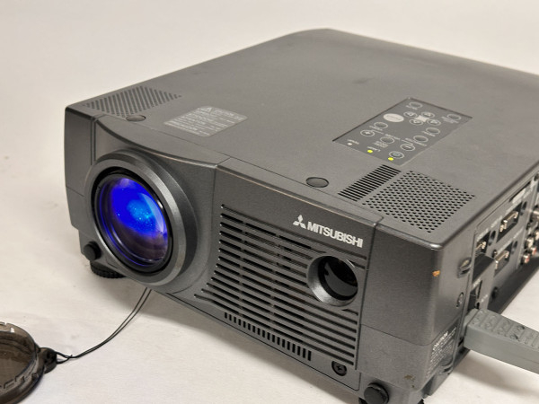 MITSUBISHI Projecteur
