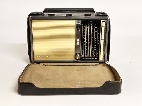 GRUNDIG Transistor 17