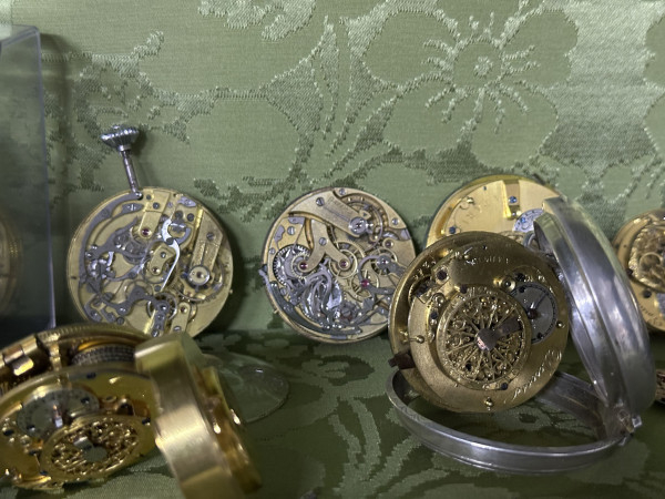 Mouvements de montres chronographes et Coq