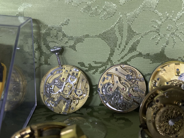 Mouvements de montres chronographes et Coq