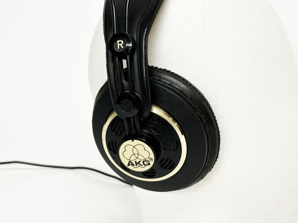 AKG K-240