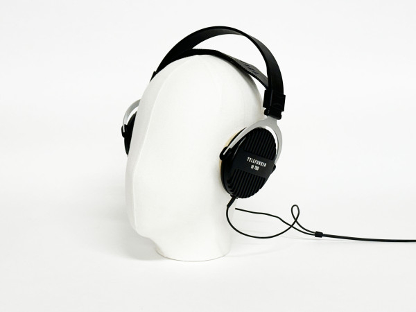 TELEFUNKEN TH-700