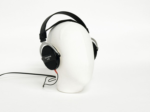 TELEFUNKEN TH-700